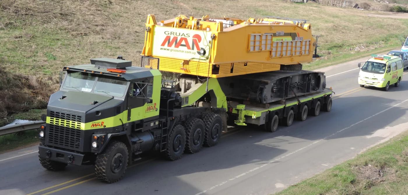 Maniobra de transporte especial en Uruguay